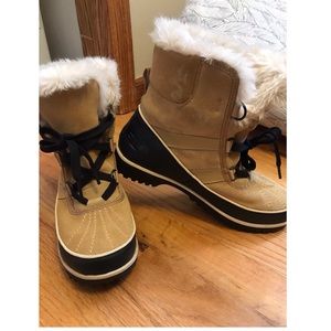 Sorel waterproof snow boots
